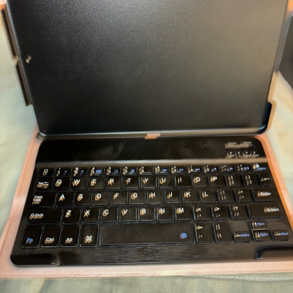 Keyboard case foriPad Pro - Picture 2 of 5